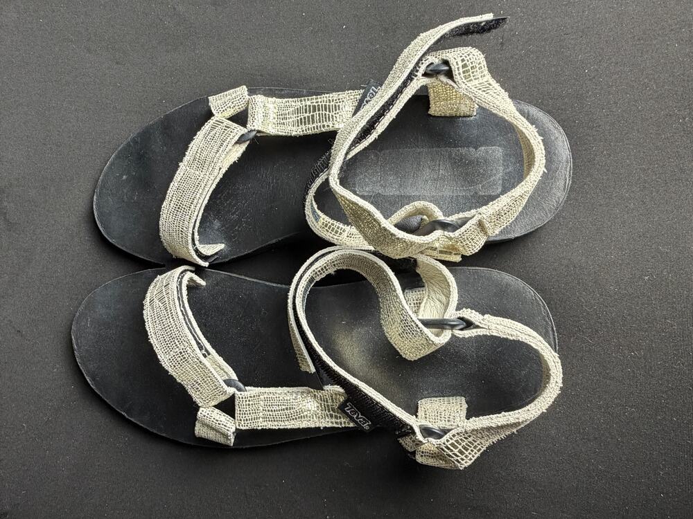 Teva Original Universal Metallic Gold Leather Sandals Snake Print Women 10